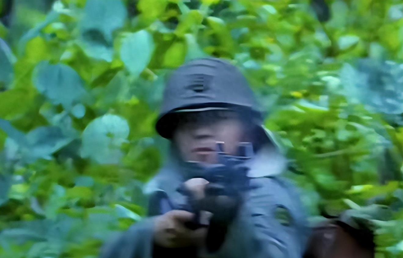 胸罩*点露**，花式泳衣，这些辣眼睛的操作，导演肚子里没一点墨水吗