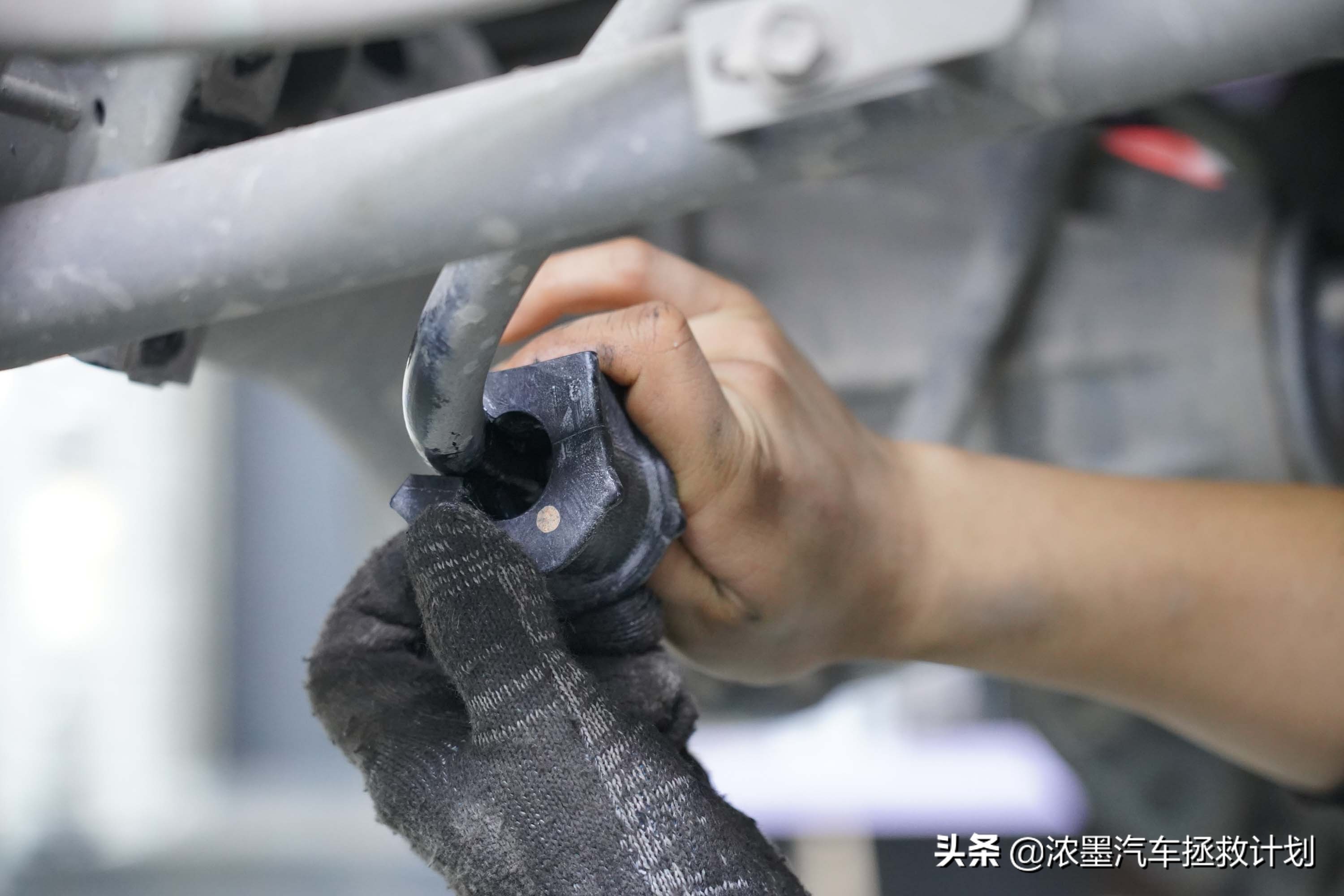 硬汉焕颜丰田普拉多续写越野传奇,修复翻新09年的丰田普拉多