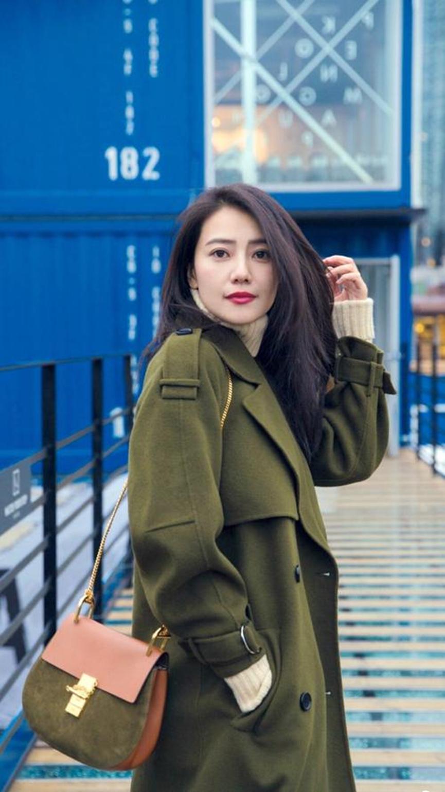 明星也逃不开的容貌焦虑：女星卸妆前后对比，自信的人才最美丽