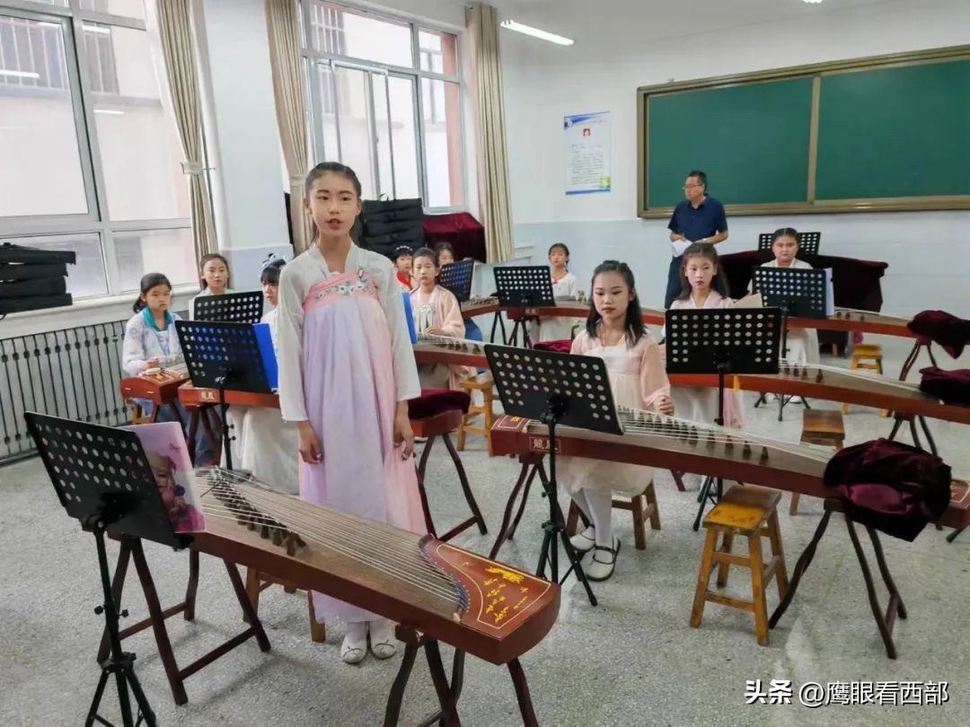 绾㈡棗灏忓绀惧洟琛ㄦ紨,绾㈡棗灏忓鎵嶈壓灞曠ず