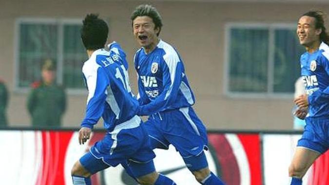 足坛真男人！“压着打”成中超一股清流,酒后失言再度证明自己！