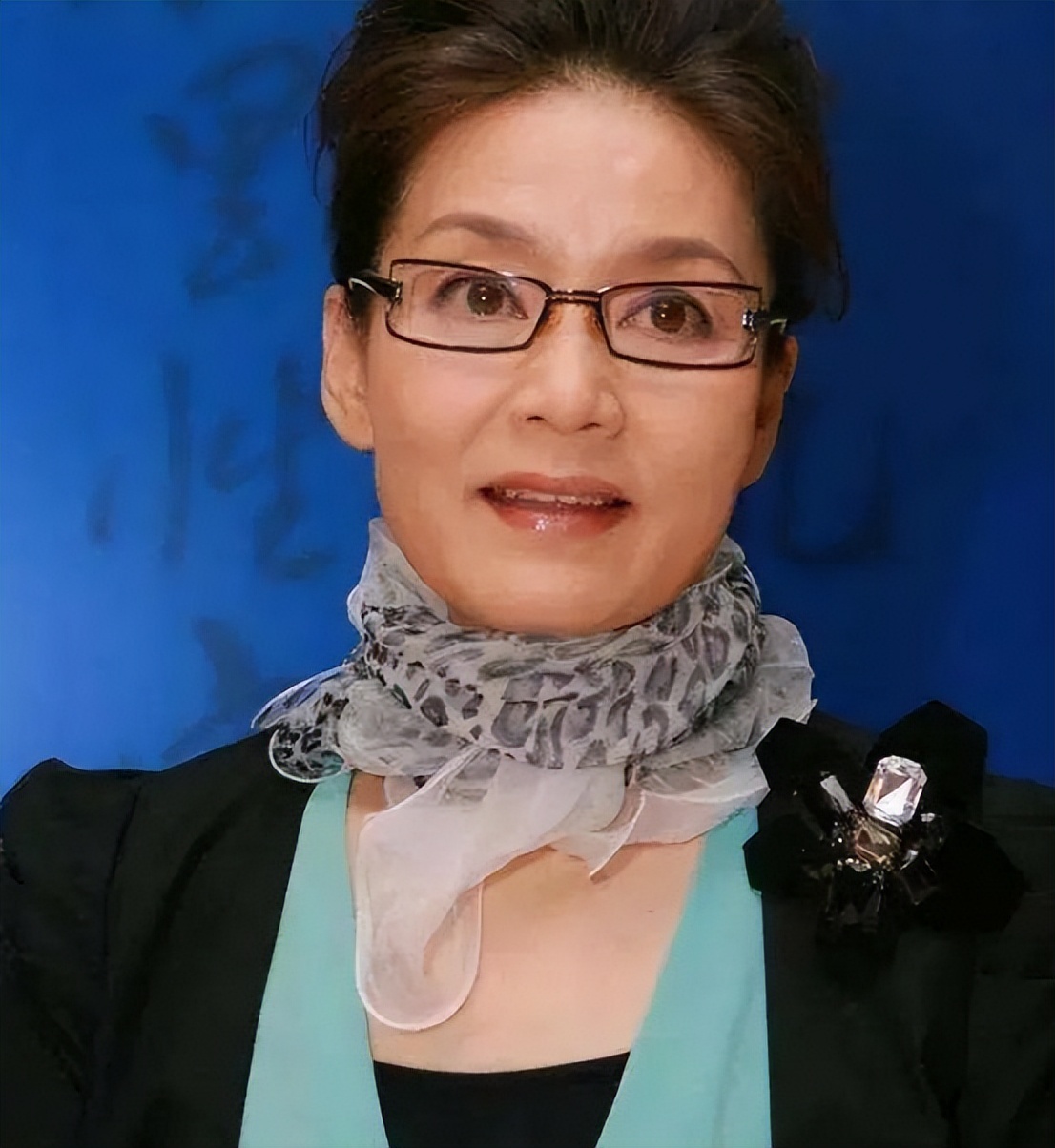 坚决不动刀不整容，年过60岁依然优雅美丽的女星，我只服这10位