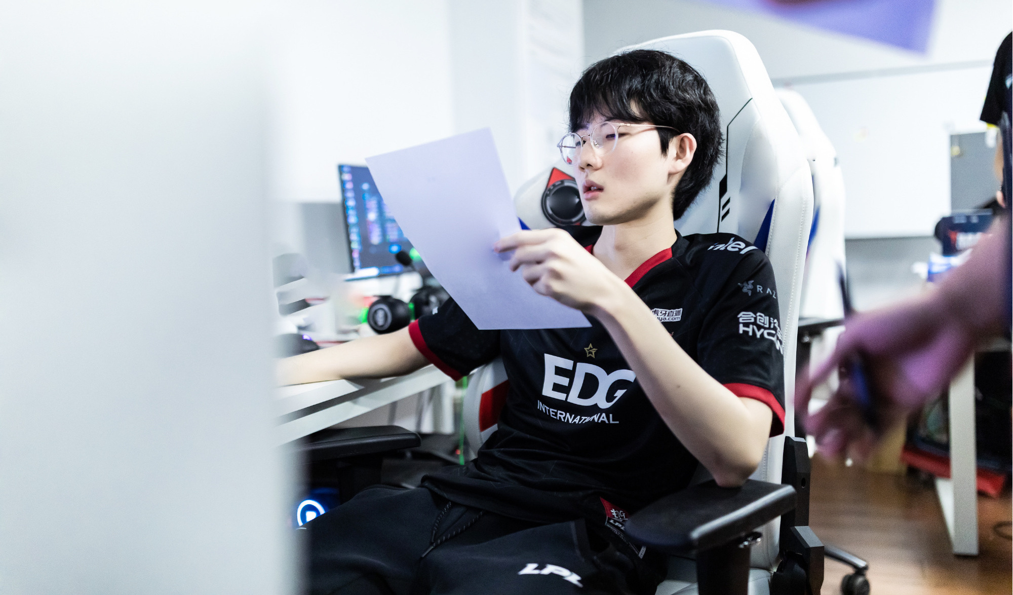 最新英雄联盟全球战队排名,英雄联盟目前战队排名