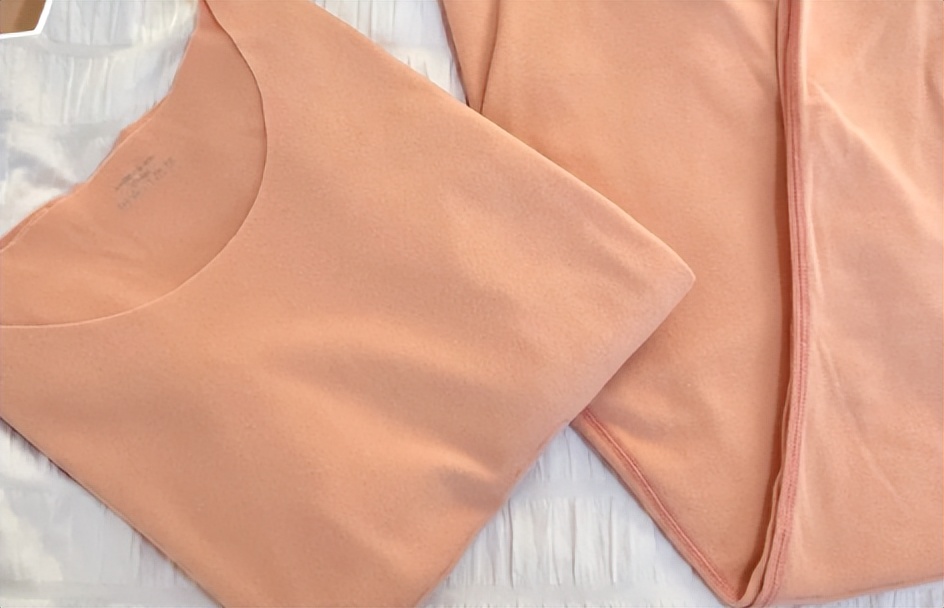 宝宝的内衣冬天的,儿童穿德绒秋衣好还是纯棉秋衣好