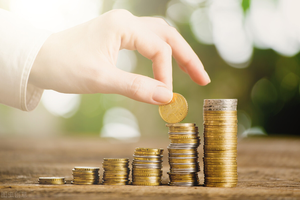 成年人的崩溃从缺钱开始的,成年人的崩溃往往是从缺钱开始