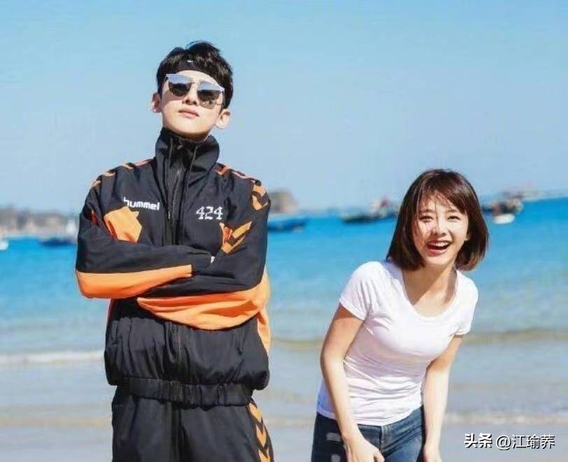 白敬亭宋轶出席活动大秀恩爱,白敬亭宋轶情侣俩人会甜蜜的合唱