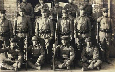 1975年蒋介石临终前,对蒋经国说出不放张学良的原因,张泪如雨下