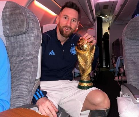 卡塔尔世界杯梅西夺冠时刻,卡塔尔世界杯梅西夺冠颁奖