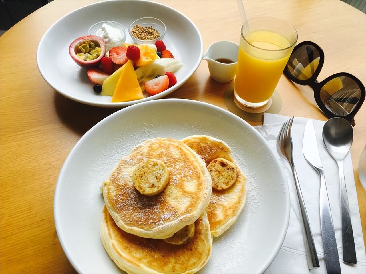 晚上吃苹果有什么毒啊,吃苹果伤胃吗什么时候吃好