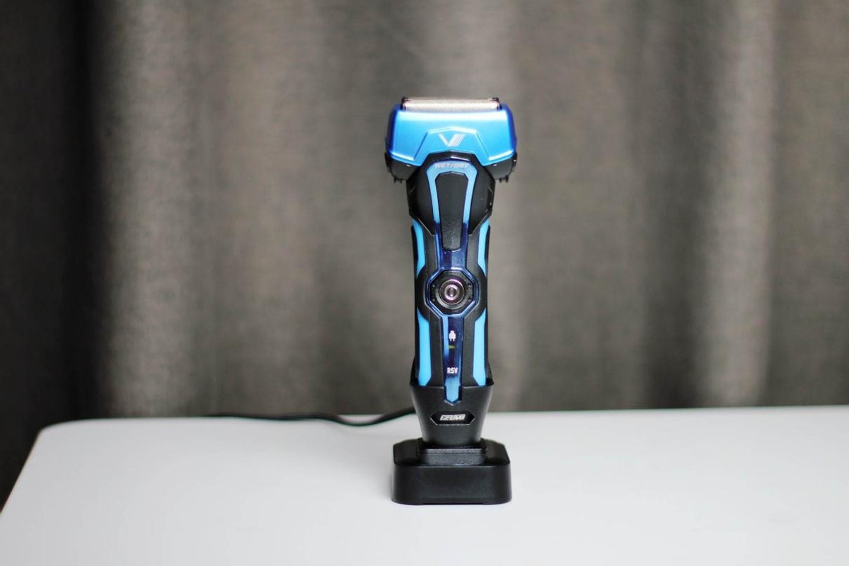 修剃一体、防水耐用的4刀头高性价比之选:IZUMI750剃须刀