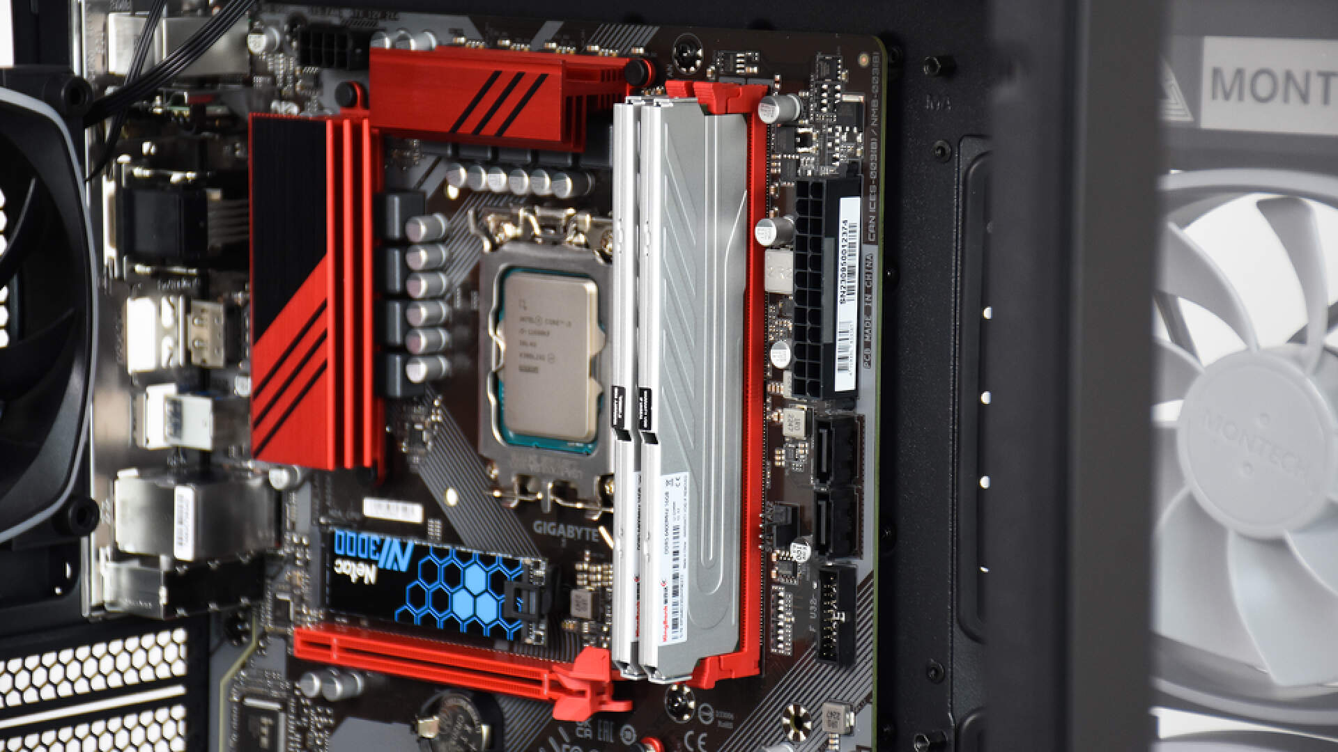 金百达银爵DDR56400内存：海力士原装A-die颗粒，终身质保无忧