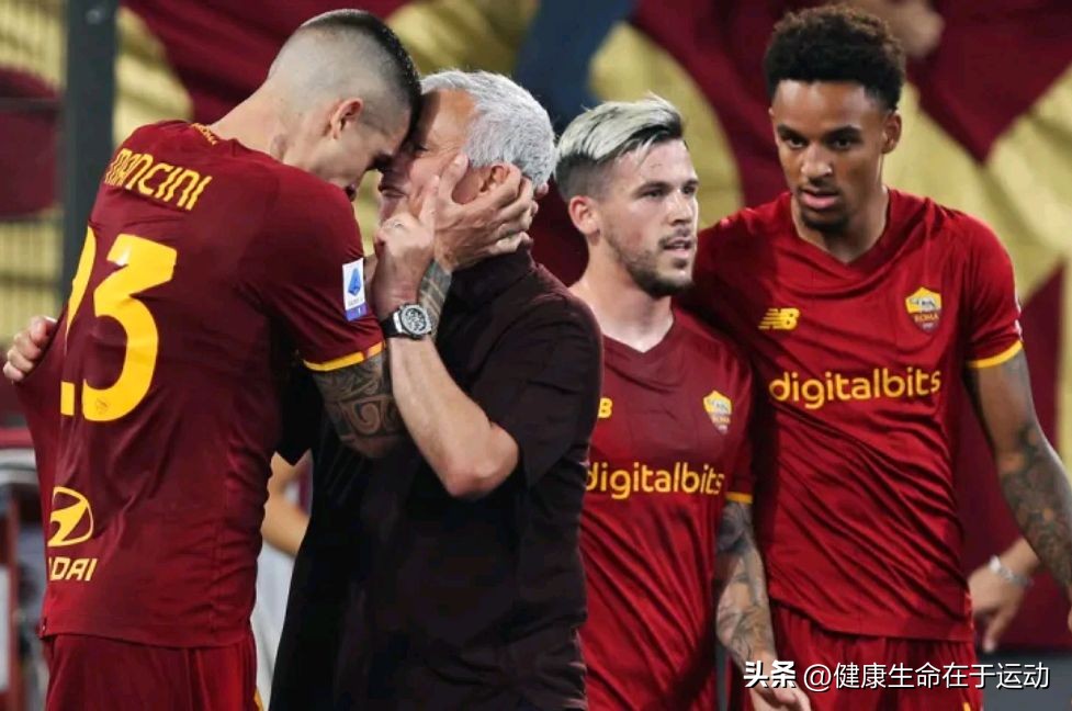 穆里尼奥带领罗马夺欧联,穆里尼奥带罗马夺冠受球迷欢呼