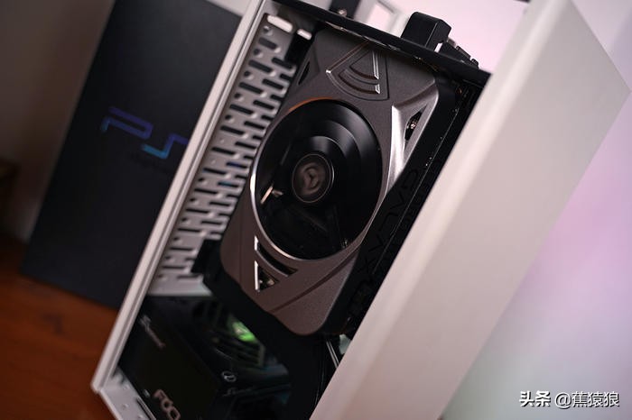 12600K+STRIXB660-I+RTX3060，AKLLAA5立式ITX机箱装机展示