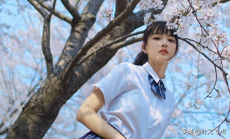 一个女人突然换微信头像暗示什么,女人长期不换头像的好处