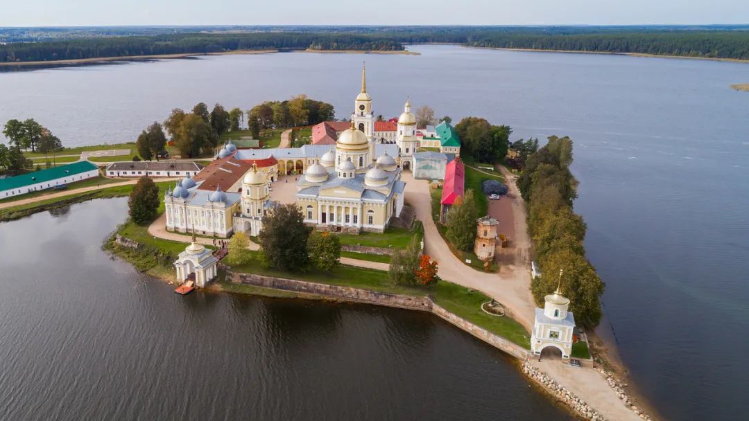 俄罗斯奥普金修道院,俄罗斯圣三一修道院