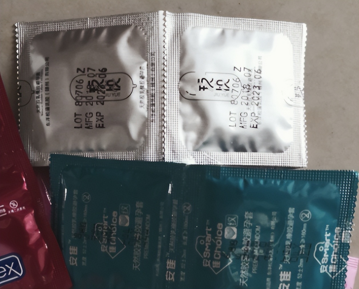 为什么安全套上有一层油？不小心沾嘴上会危害身体吗？一文了解