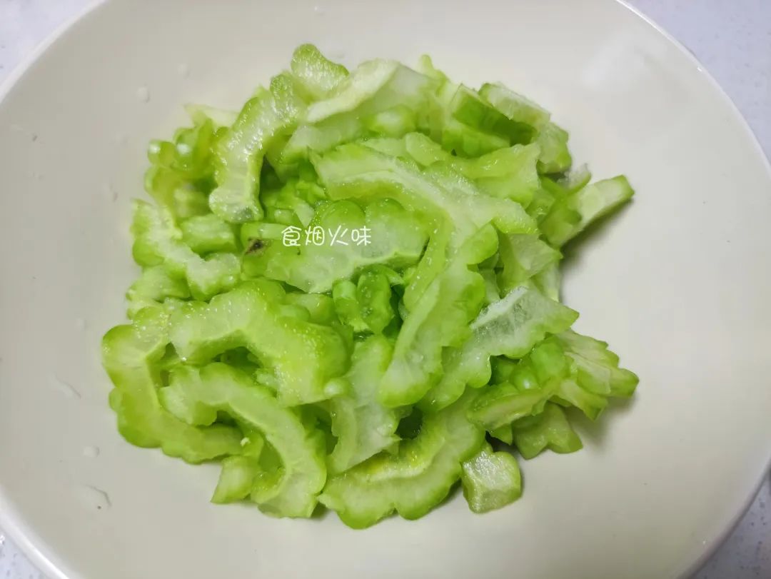 中年人想长寿常吃三种食物,老年人适合的清肺润肺食物