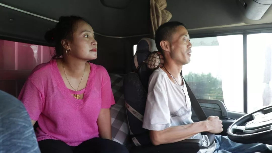 90后卡车小夫妻的日常,卡车夫妻的真实生活纪录片