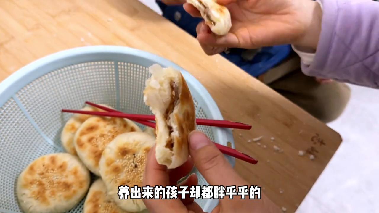 工资8000一家五口每个月开销6000,收入八千一家四口每月能存多少