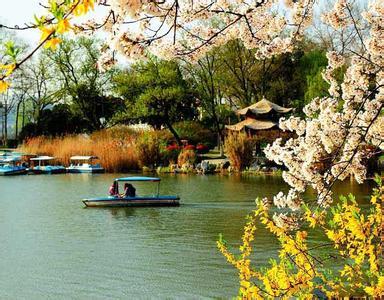 江南三大名湖玄武湖,南京玄武湖和杭州西湖人文景观