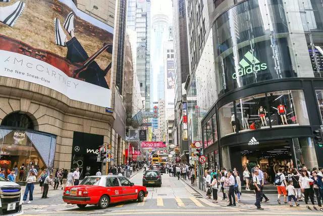 为什么香港回归前很繁华,香港曾经的繁华如今何去何从