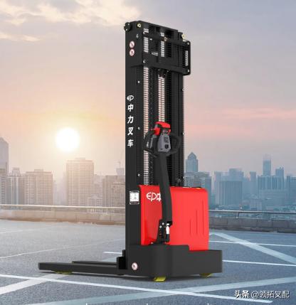前移式电动堆高叉车操作技巧,堆高叉车的操作及注意事项
