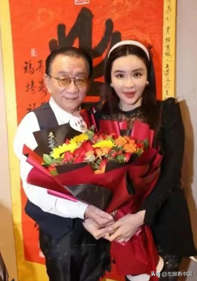 侯耀华和各大明星合影,侯耀华戴金表