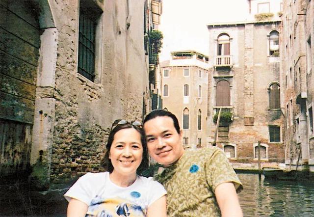 分手向前任讨要*裤内**,60岁公然出柜,“癫王”洪朝丰到底经历了啥