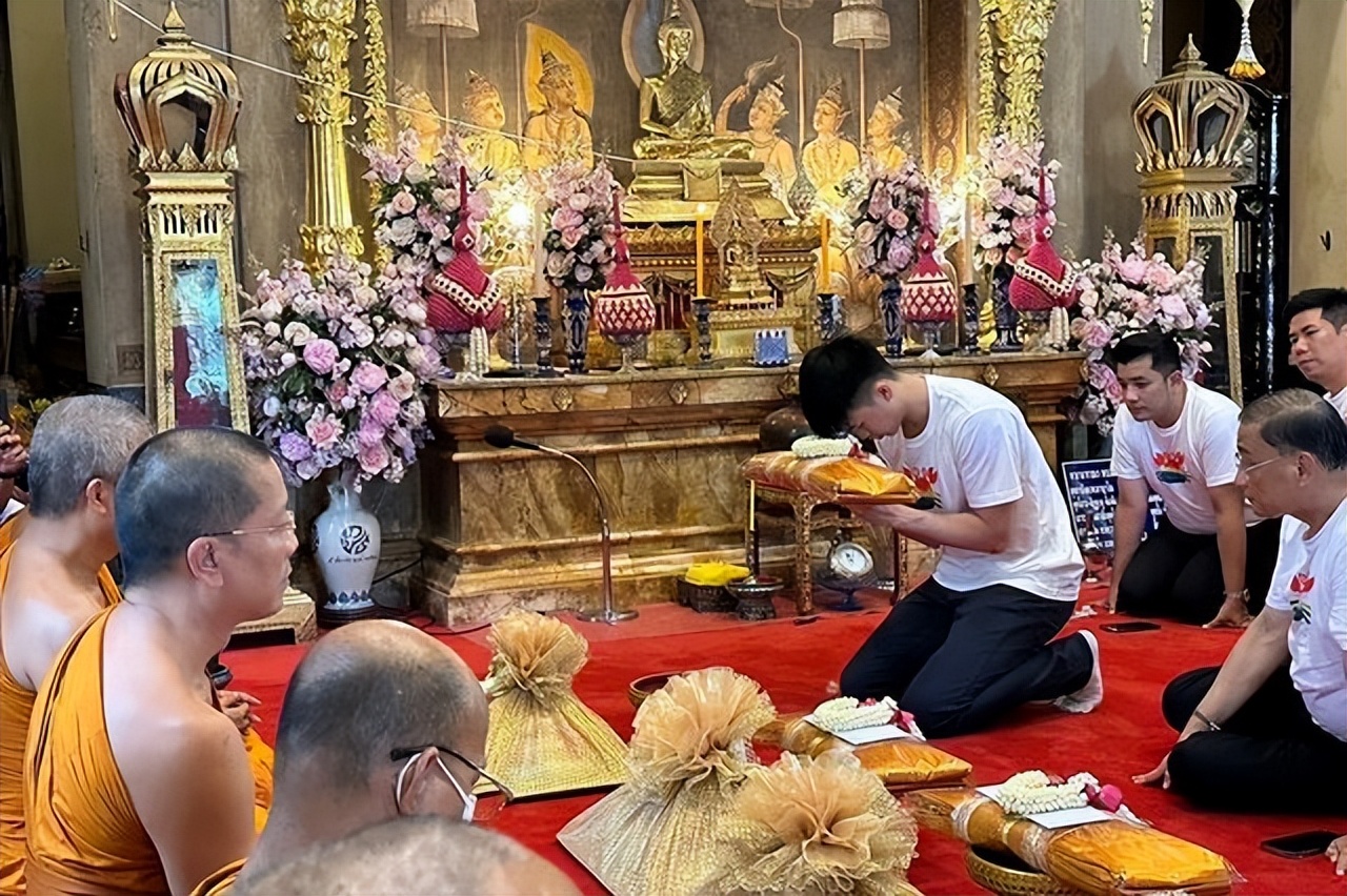 英拉的儿子近照,英拉大儿子身高