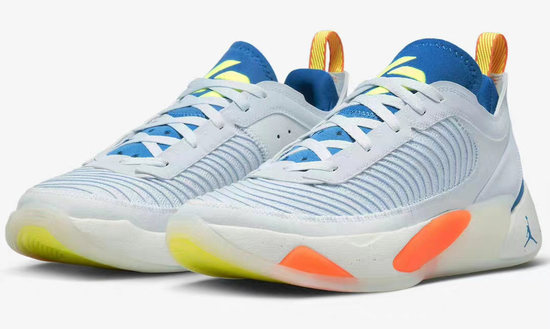 耐克lebron17黑白红测评,nikelebron20各种颜色