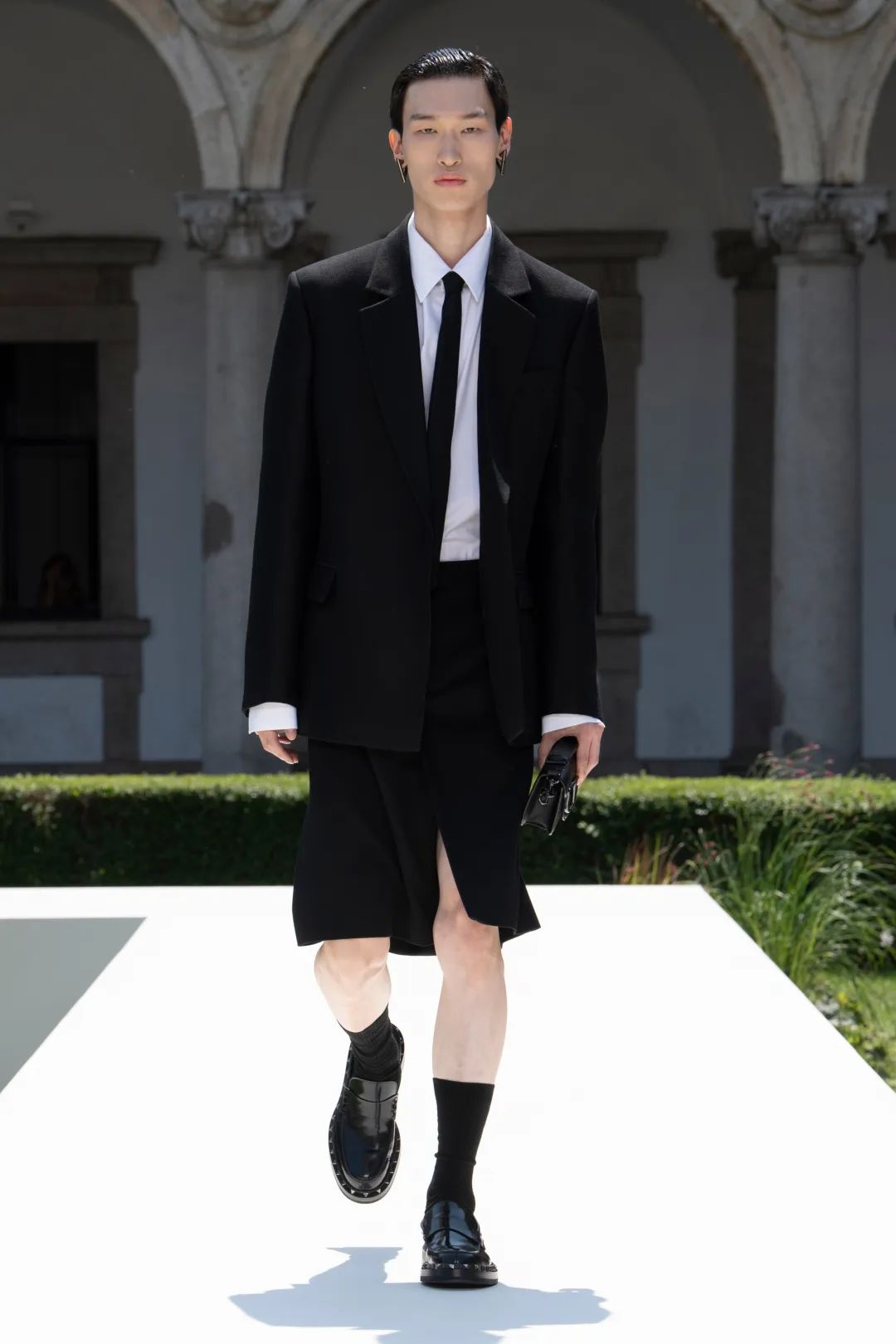 valentino2024春夏男装秀,valentino2022秋冬男装时装秀
