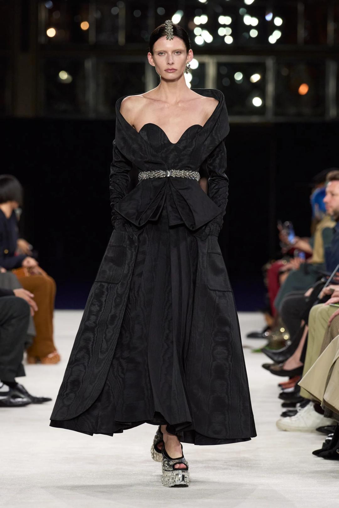 2023秋冬伦敦时装周收官,2022秋冬巴黎时装周什么时候开始