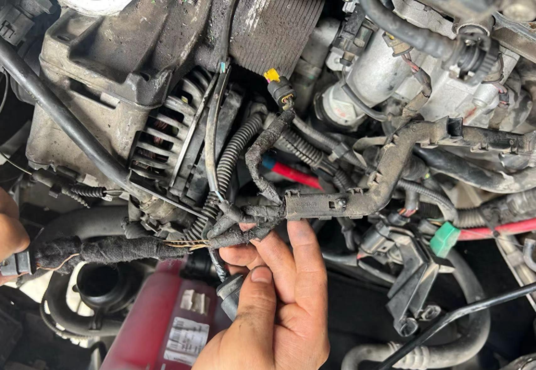 奥迪q5爆水管原因,奥迪q5落水