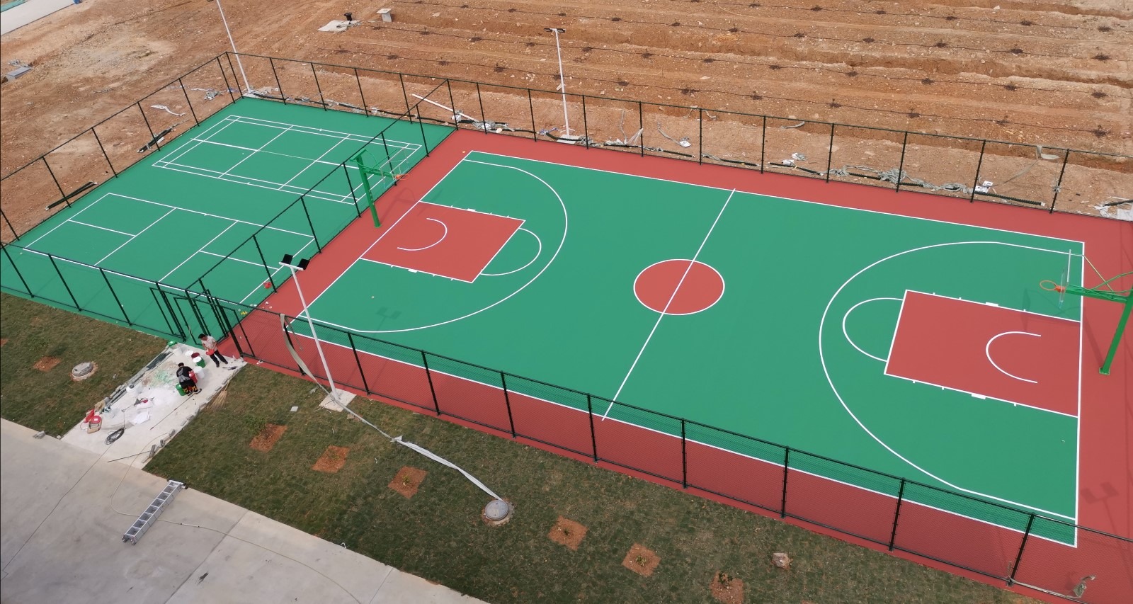 【炫耀蓝体育】什么是丙烯酸球场？丙烯酸球场有什么优势和特点？