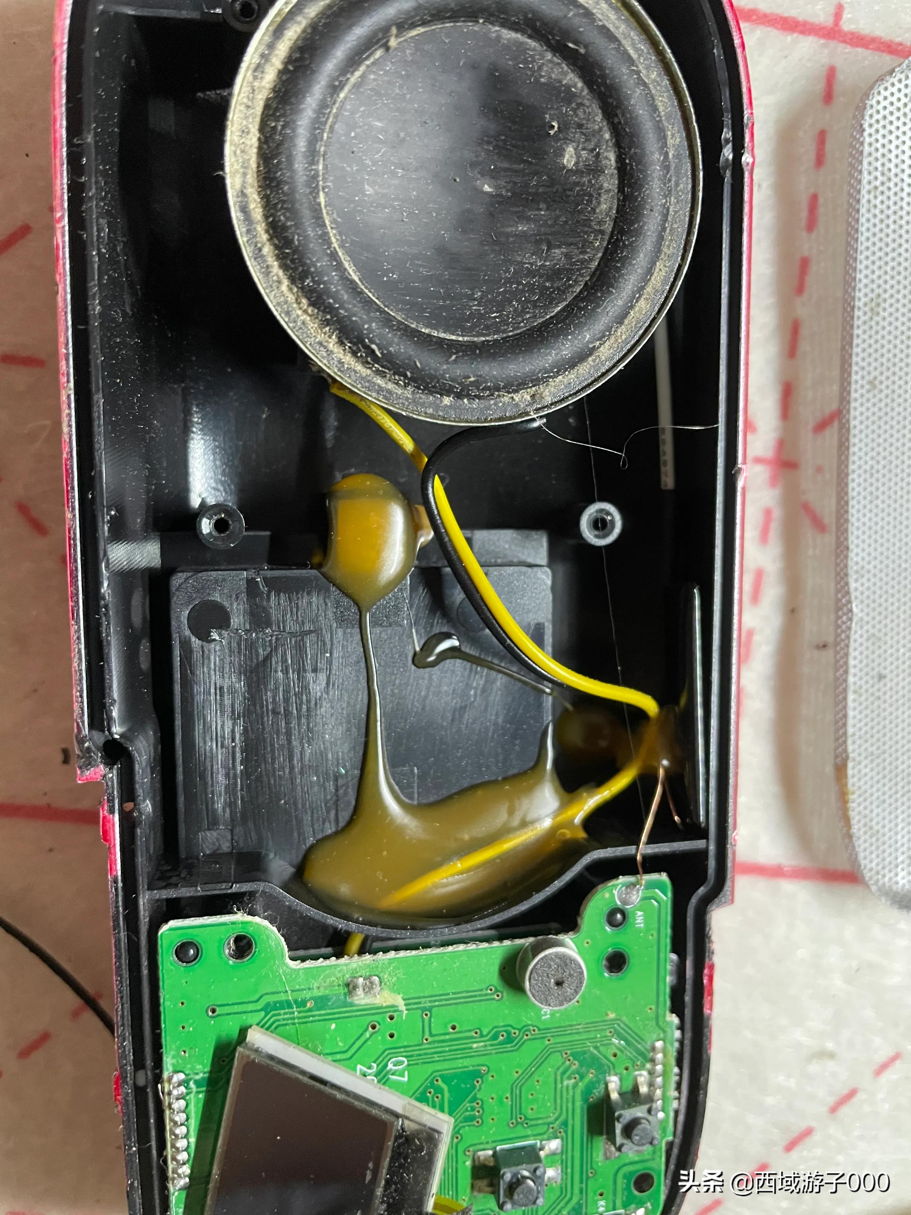 拆解旧收音机教程-里面全是宝贝（不能丢哟）