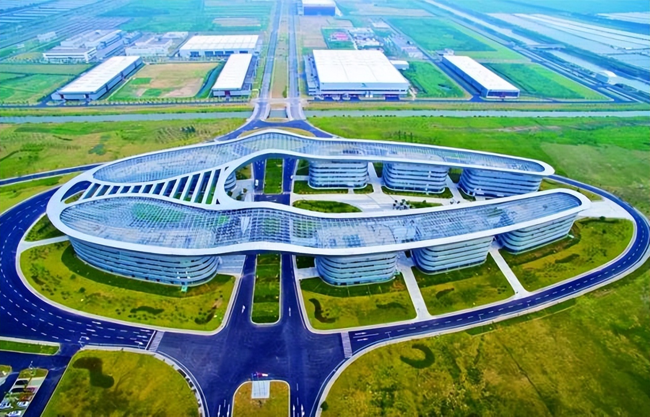 魔都上海是一个非常有机遇的城市,上海魔都深圳号称什么之都