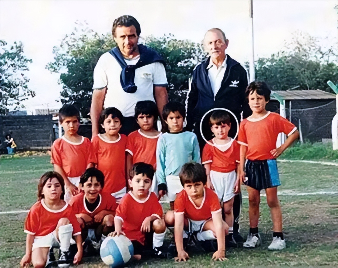 梅西父母,梅西父母都是做什么的