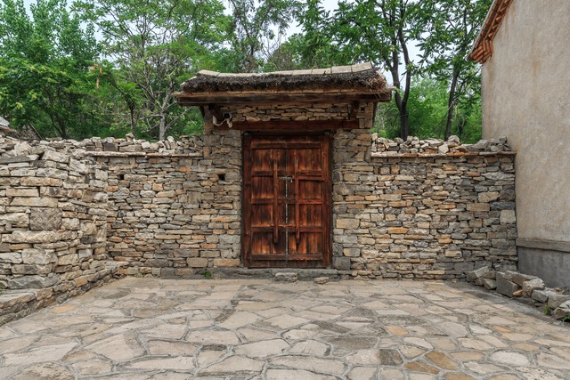 寡妇门前是非少的下一句,寡妇门前是非多还可以怎么说