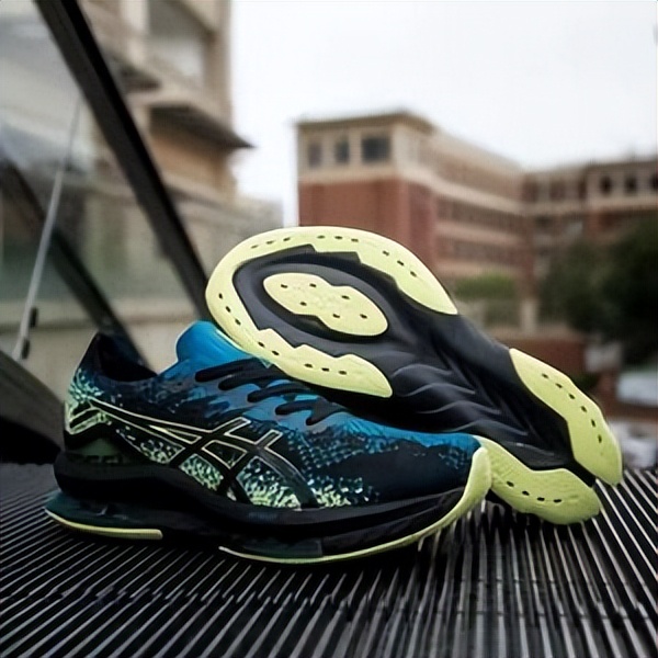 亚瑟士顶级全能型跑鞋,亚瑟士亚洲板鞋