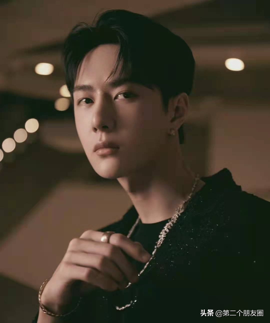 王一博晨妤拔枪变装原视频,王一博陈宇介绍