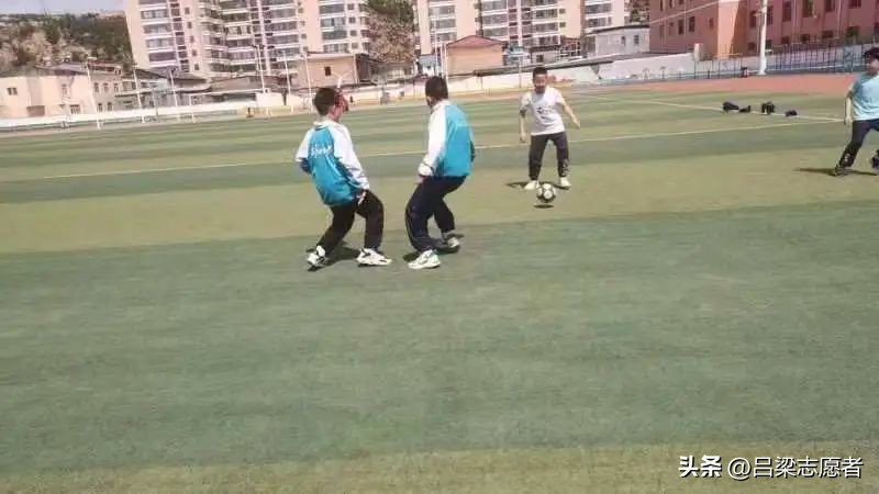 校园足球半决赛,校园足球巅峰对决