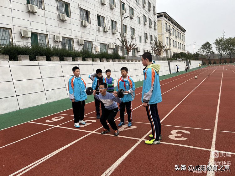 小学足球社团活动掠影,足球社团活动内容