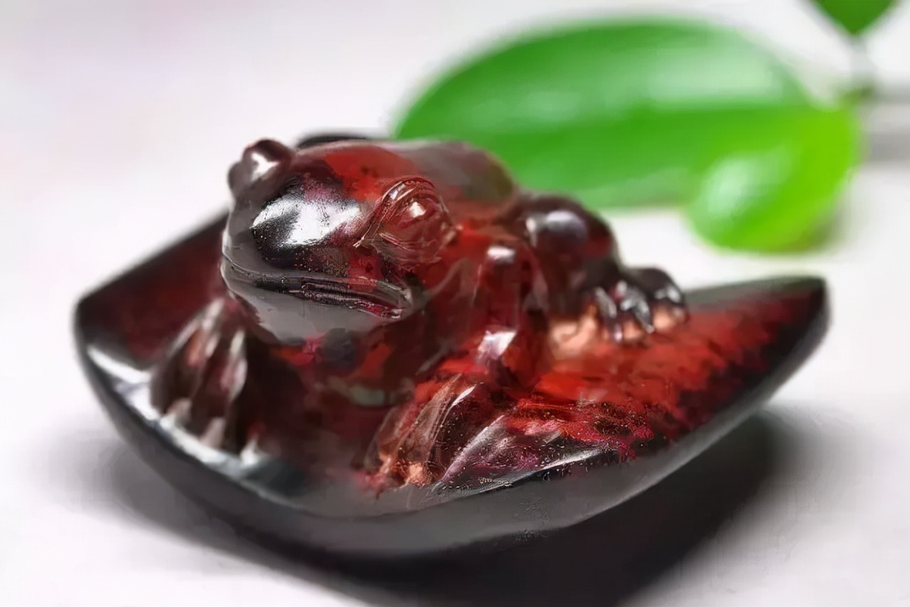 佛手雕件的寓意和象征,翡翠常见的雕件及寓意