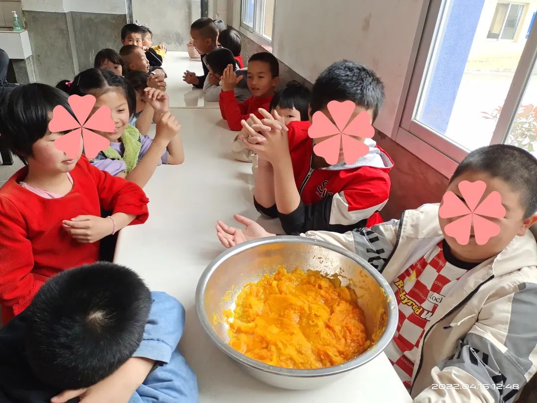 哈德教育|德爱公益俱乐部，用美食温暖孩子的心灵