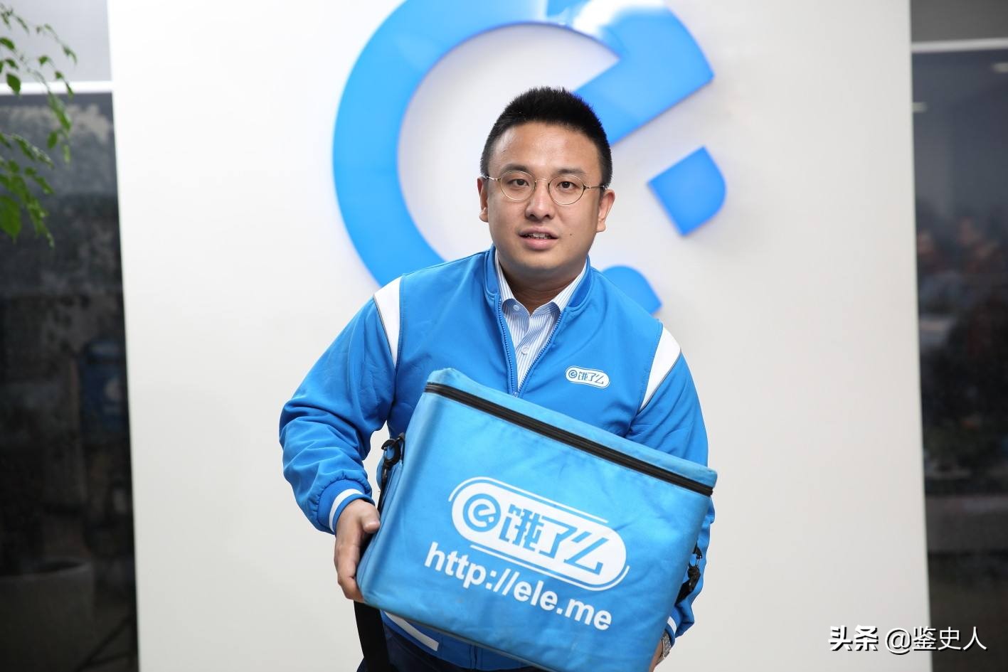 张旭豪被收购交了多少税,张旭豪被马云收购了吗