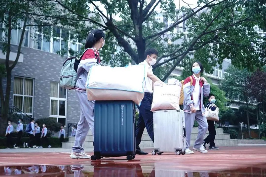 再见了，小盆友——9月19日成都家长成功“解除居家”……