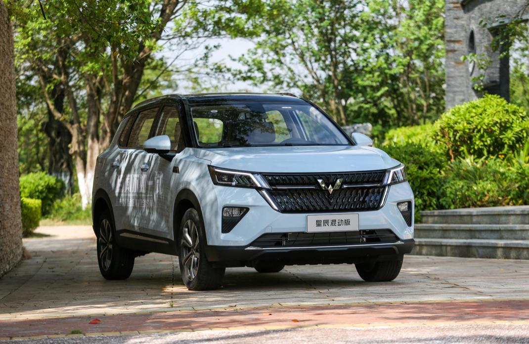 10万左右性价比高的车五菱星辰,五菱星辰七座混动车主真实感受