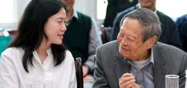 杨振宁教授和翁帆生活照,关于杨振宁教授与翁帆是否有孩子