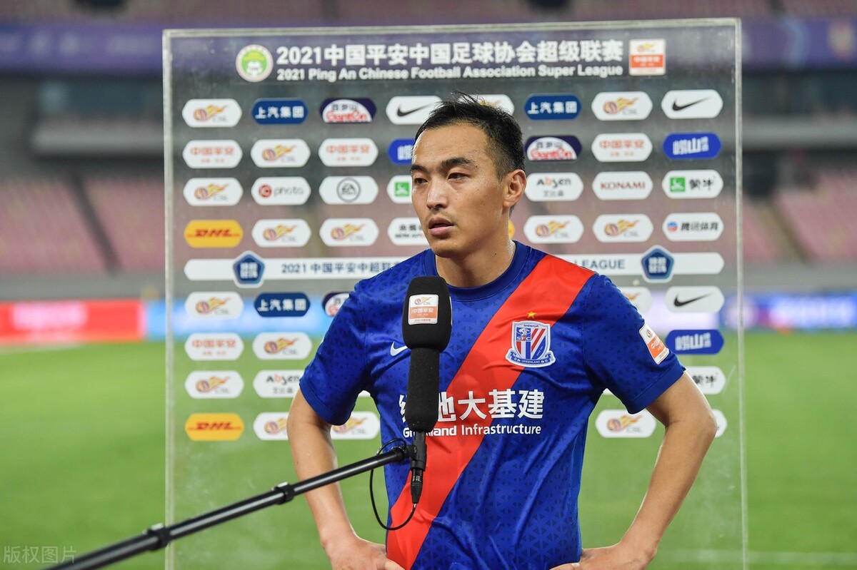 冯潇霆调侃足球视频,前国足队长冯潇霆暗讽巩汉林