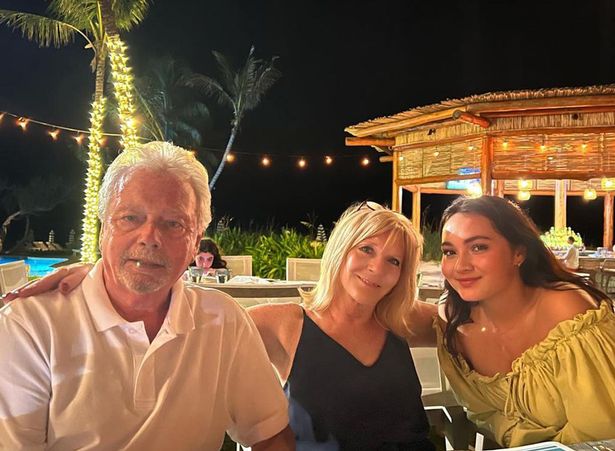 贝克汉姆身材照,贝克汉姆一家人在豪华游艇上度假